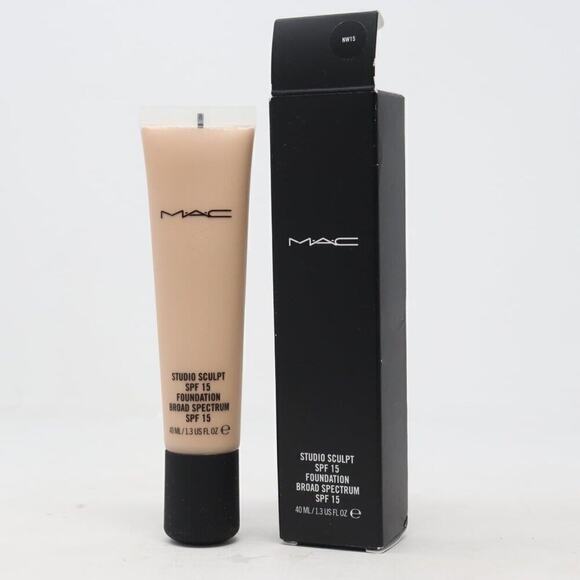 MAC Studio Sculpt Foundation SPF 15 (NC15)(40ml/1.3 fl oz) (New/Sealed In Box)